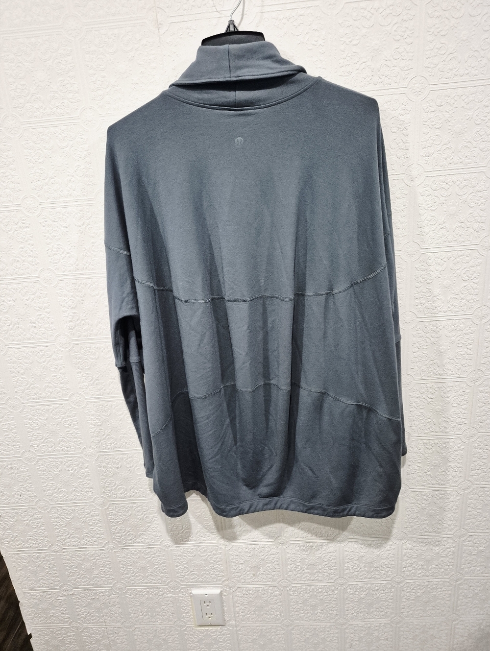 Lululemon Back In Action Wrap Sea Steel - Picture 5 of 9